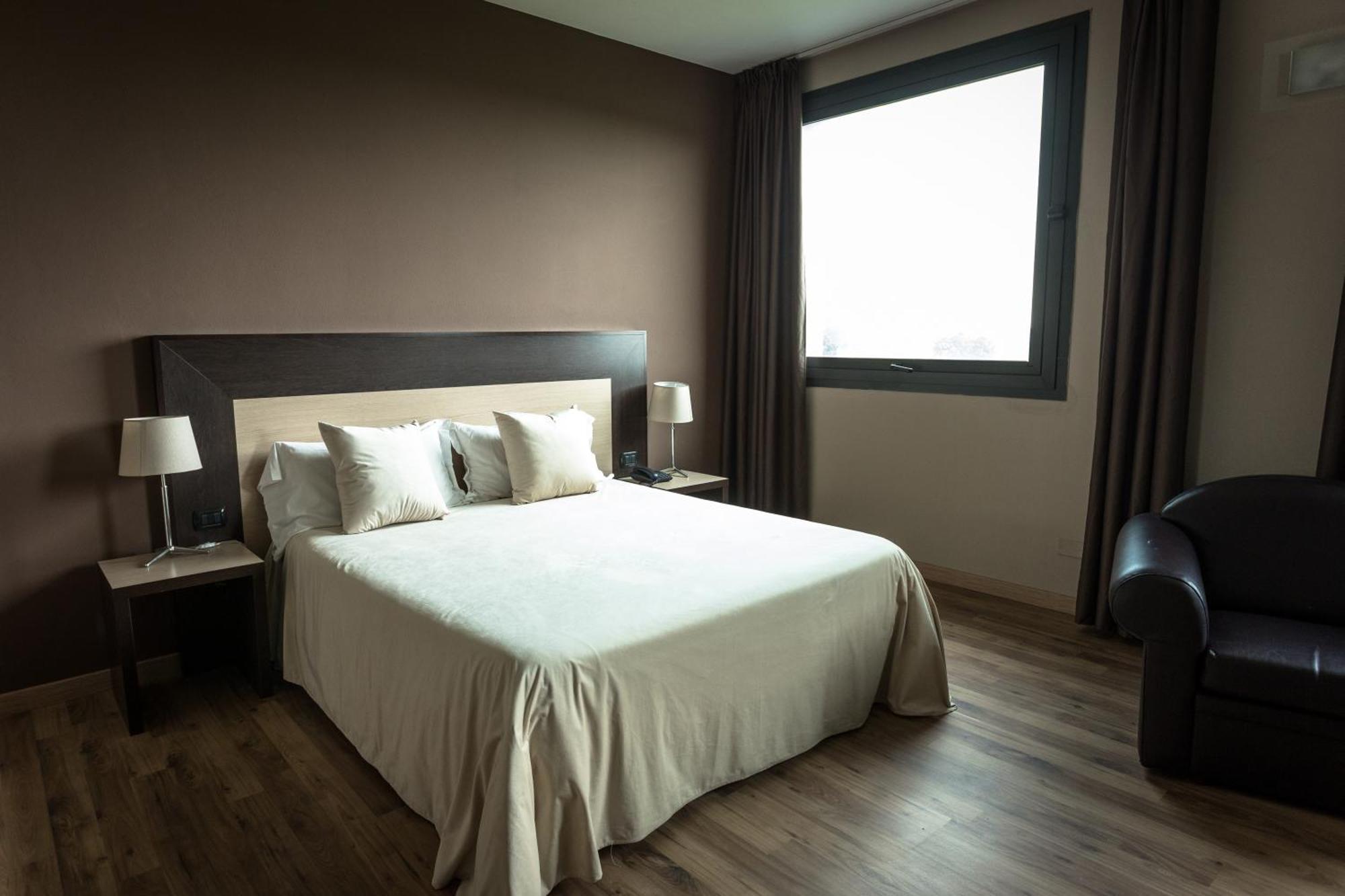 ברשלו Hotel Don Camillo מראה חיצוני תמונה