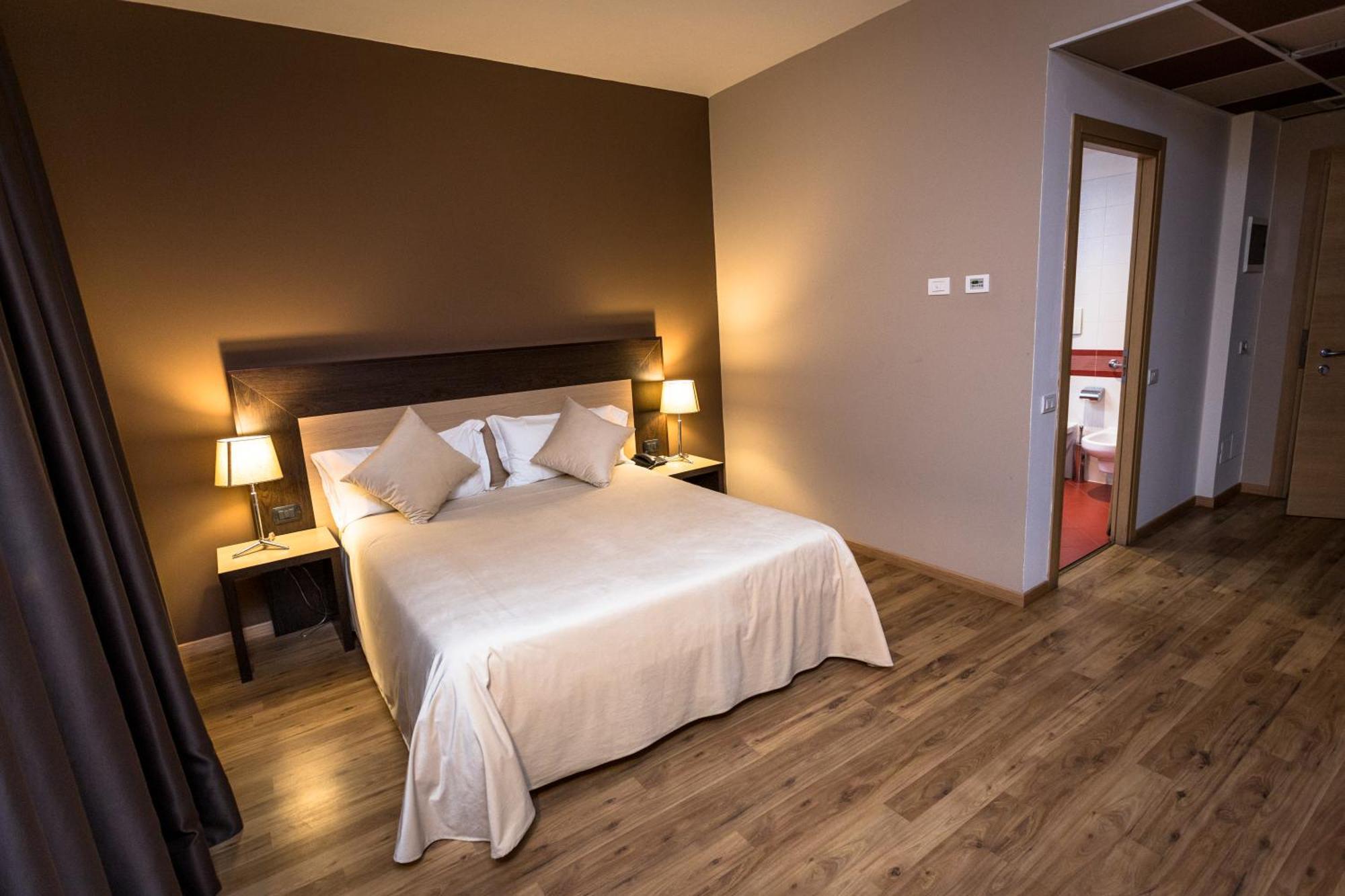 ברשלו Hotel Don Camillo מראה חיצוני תמונה