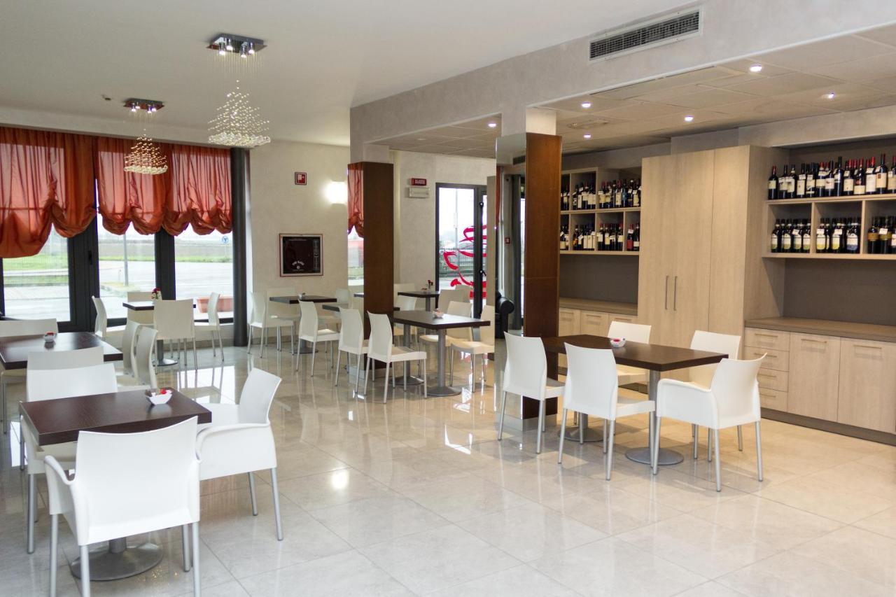 ברשלו Hotel Don Camillo מראה חיצוני תמונה